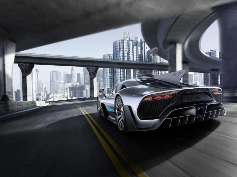  Mercedes-AMG Project ONE 2017 года  (фото 12 из 28)